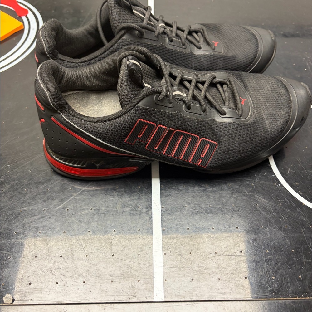 Puma Men's Black and Red Sneakers size 11